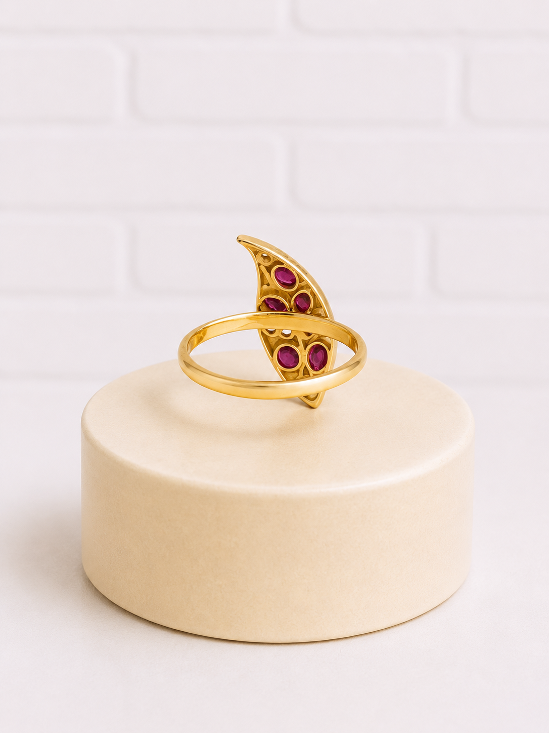 18K Gold Ruby & Diamond Leaf Ring — Size 6