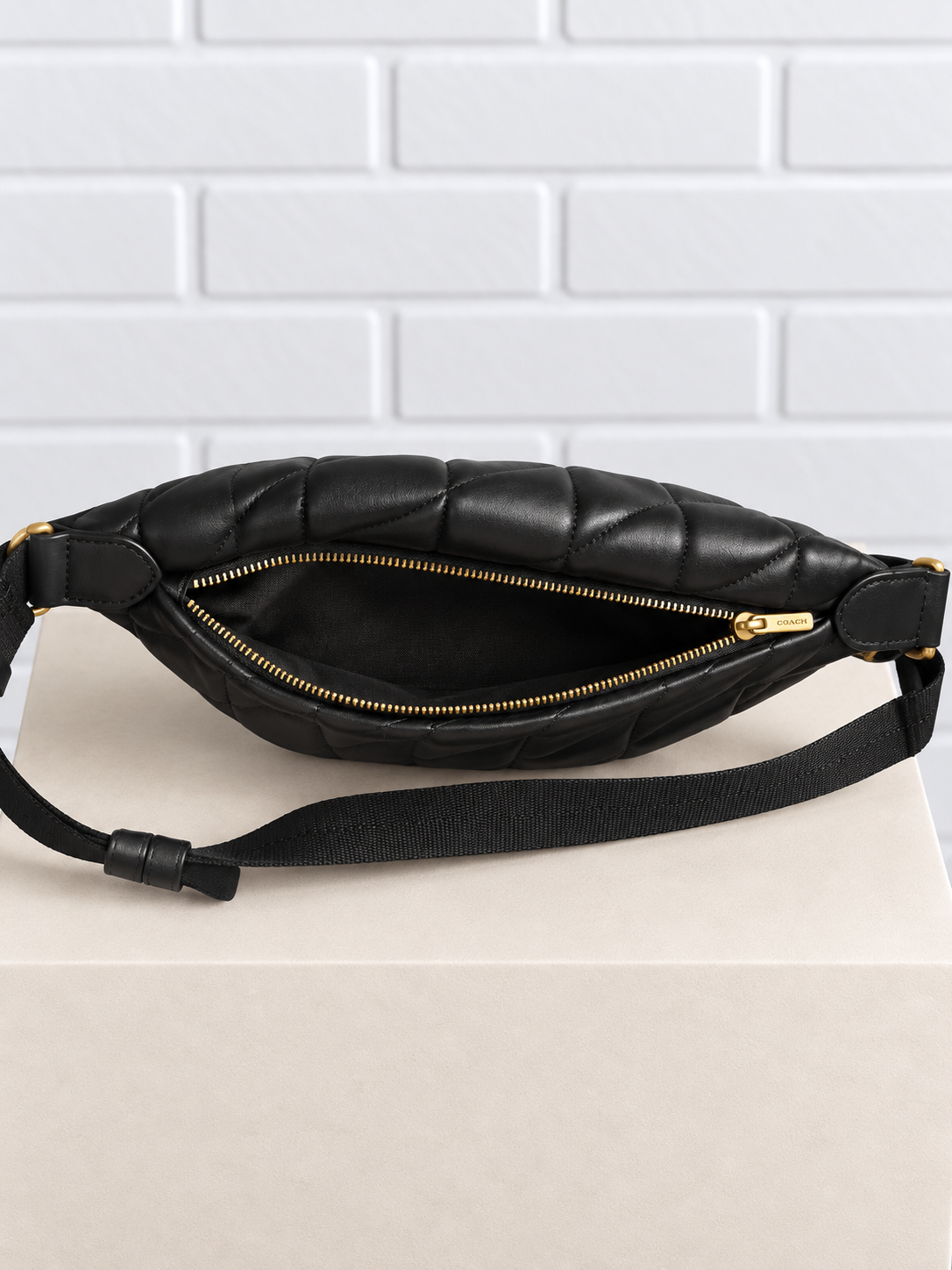 Coach Essential Belt Bag With Pillow Quilting – Black
