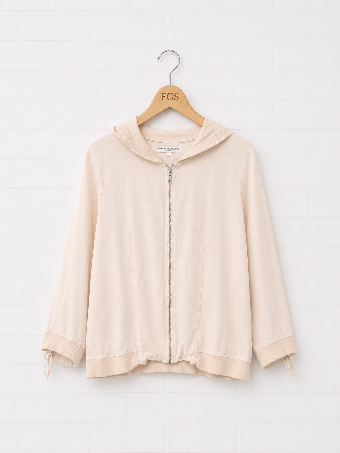 European Culture Sand Dollar Sweatshirt- L