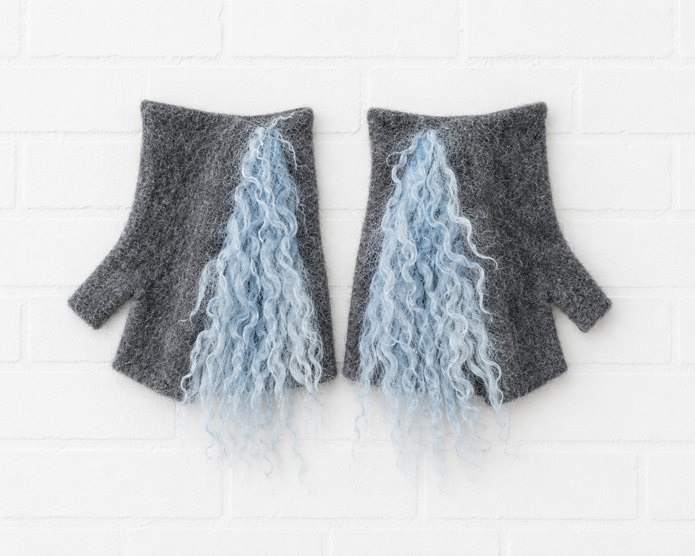 ARAE Mongolian Lamb Fur Trim Gloves