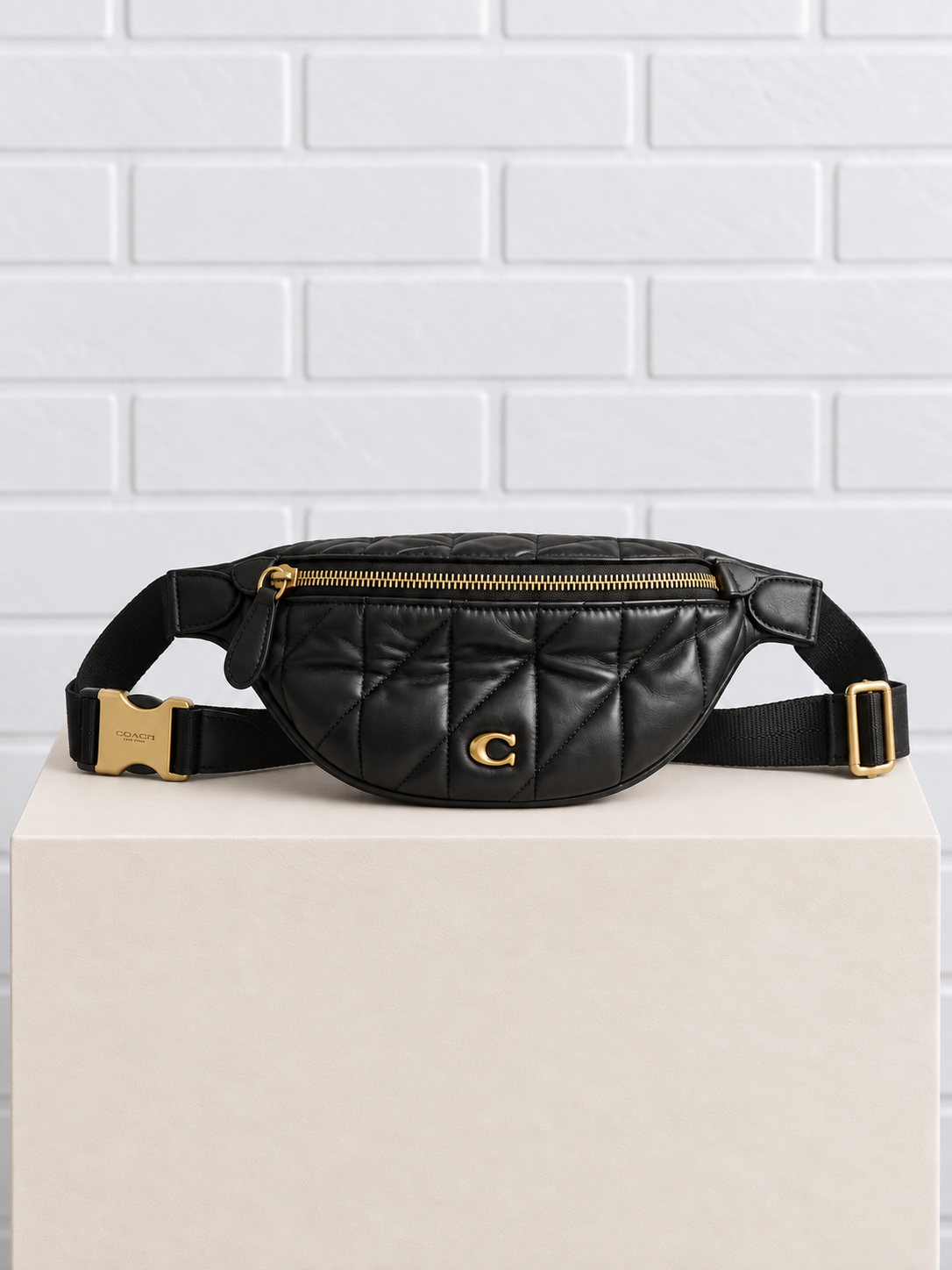 Coach Essential Belt Bag With Pillow Quilting – Black