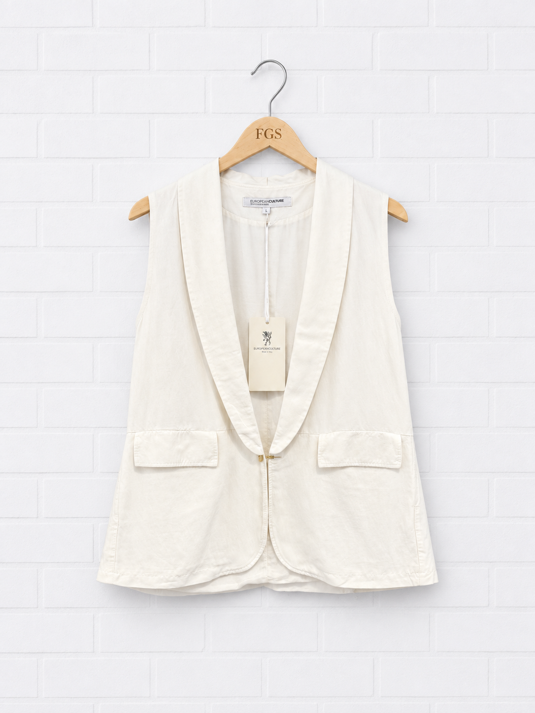 European Culture Lily White Gilet- S