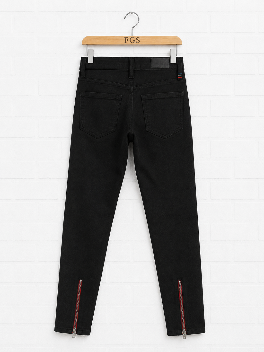 Etienne Marcel Red Zipper Black Skinny