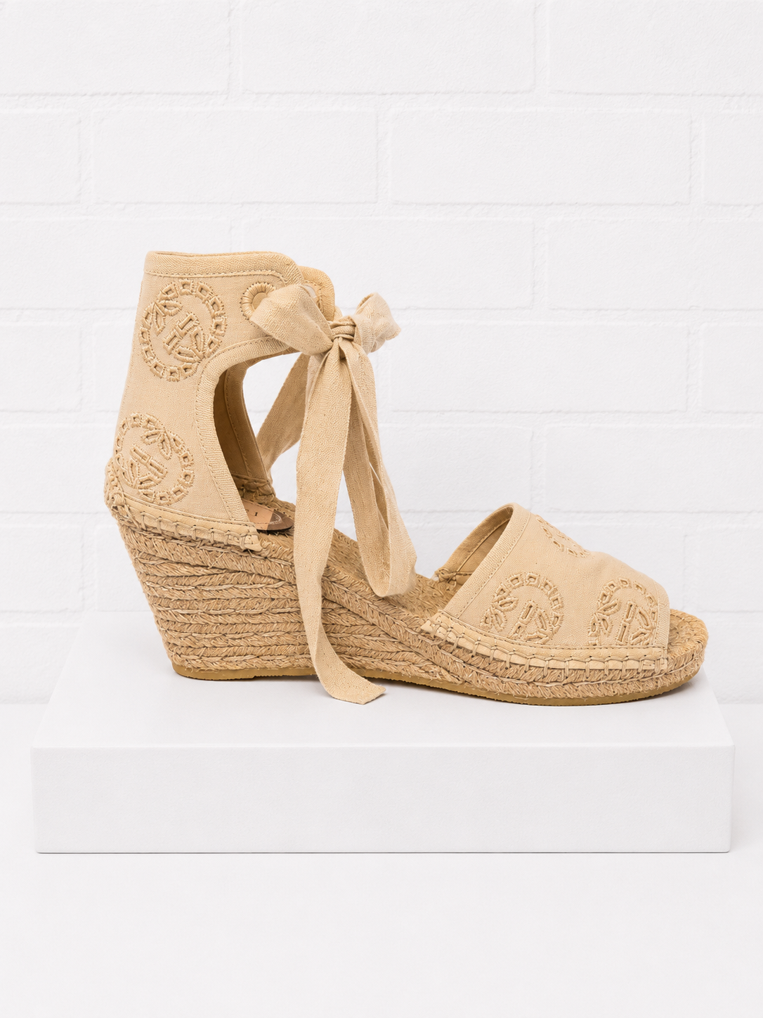 Gucci Damita Broderie Anglaise Canvas Espadrille Wedges -Ivory- 38.5