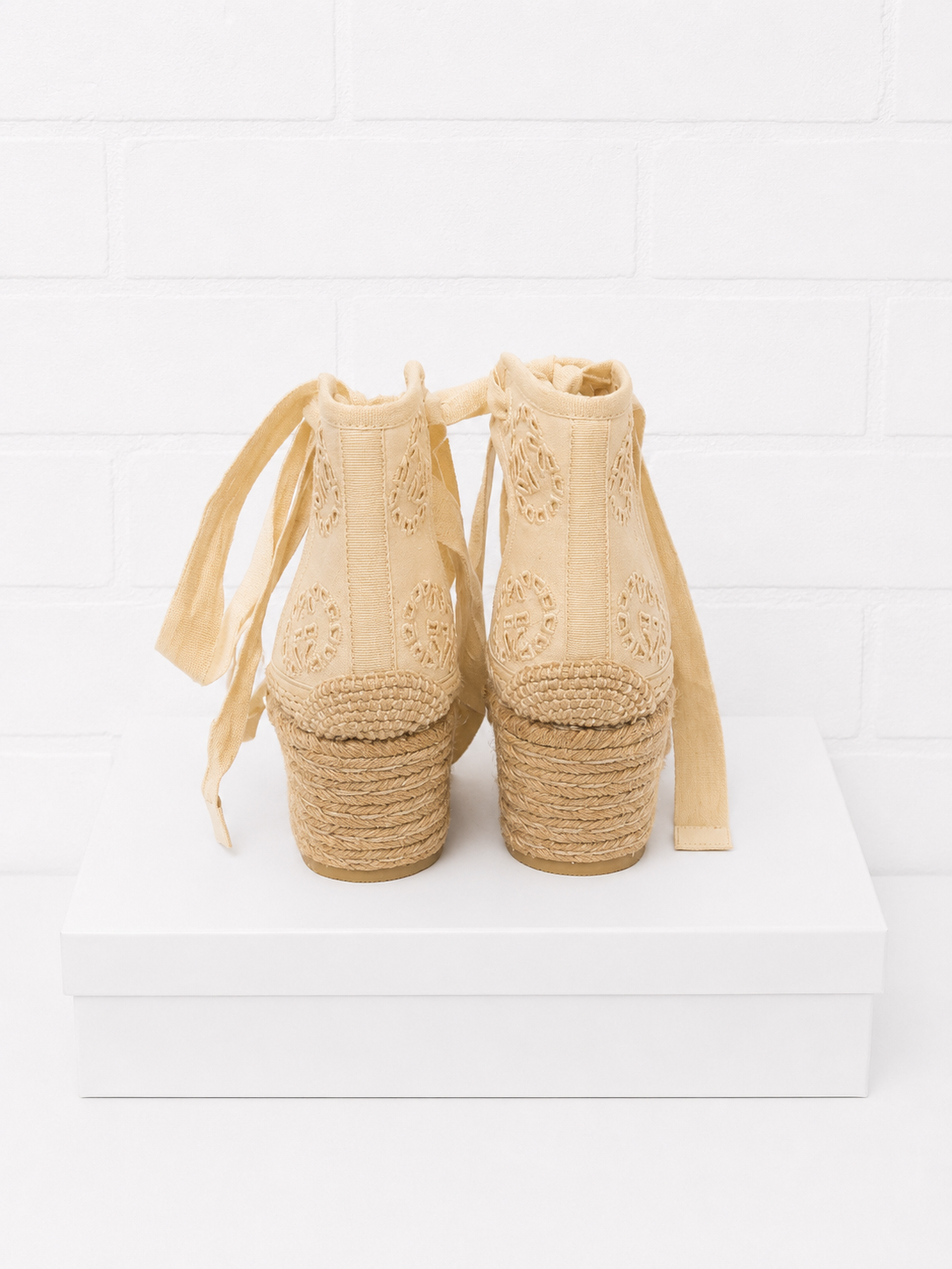 Gucci Damita Broderie Anglaise Canvas Espadrille Wedges -Ivory- 38.5