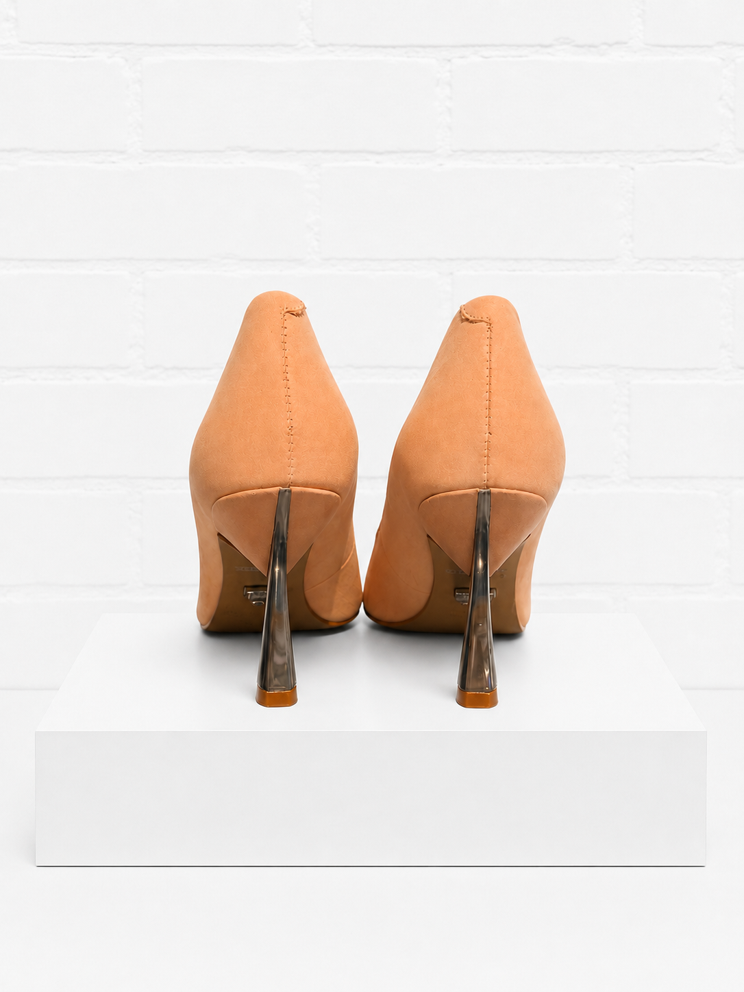Carrano Nude Pointed-Toe Pumps-7