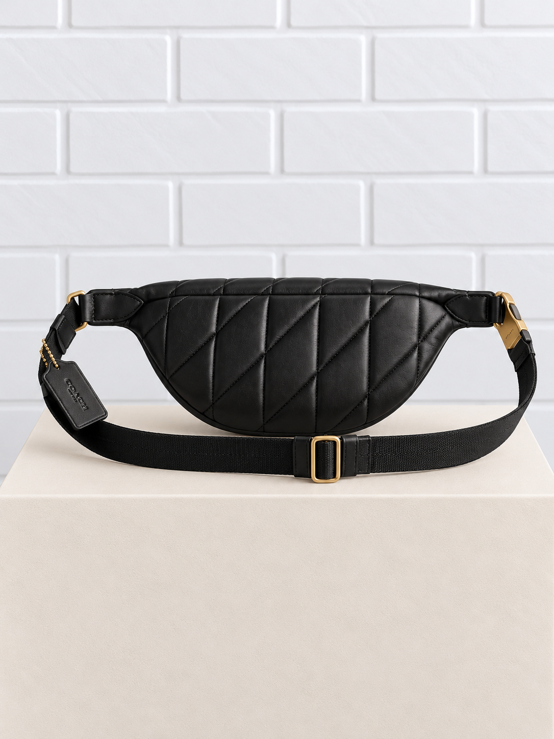 Coach Essential Belt Bag With Pillow Quilting – Black